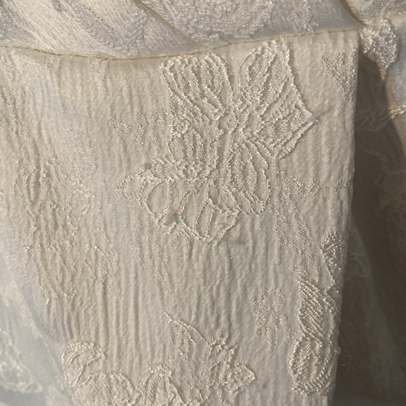 ASTR ZURINA OFF SHOULDER PUFF SLEEVE MIDI DRESS - Picture 4 of 5